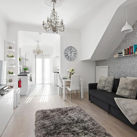 The Roost Group - Stylish Apartments Грейвсенд Экстерьер фото