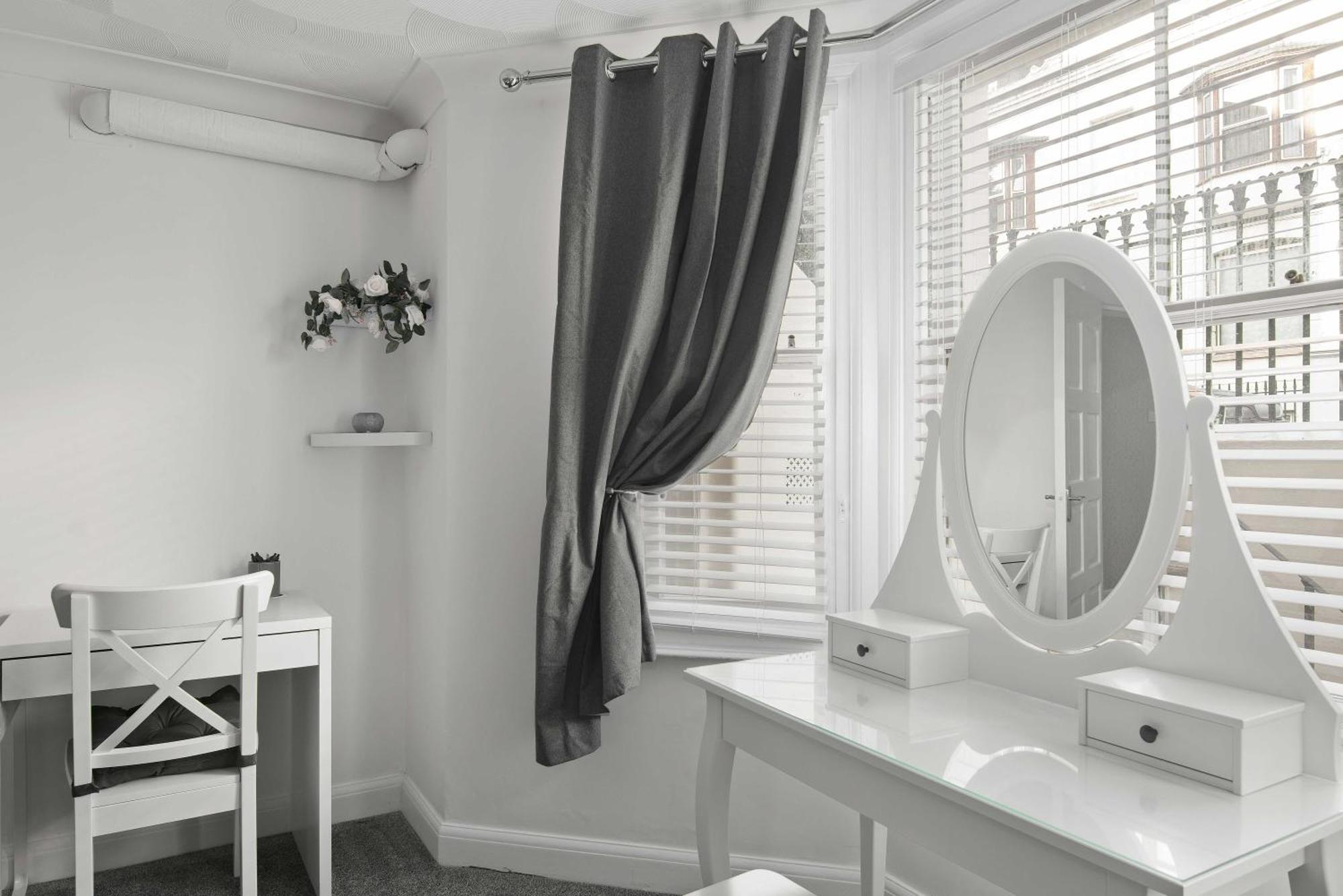 The Roost Group - Stylish Apartments Грейвсенд Номер фото